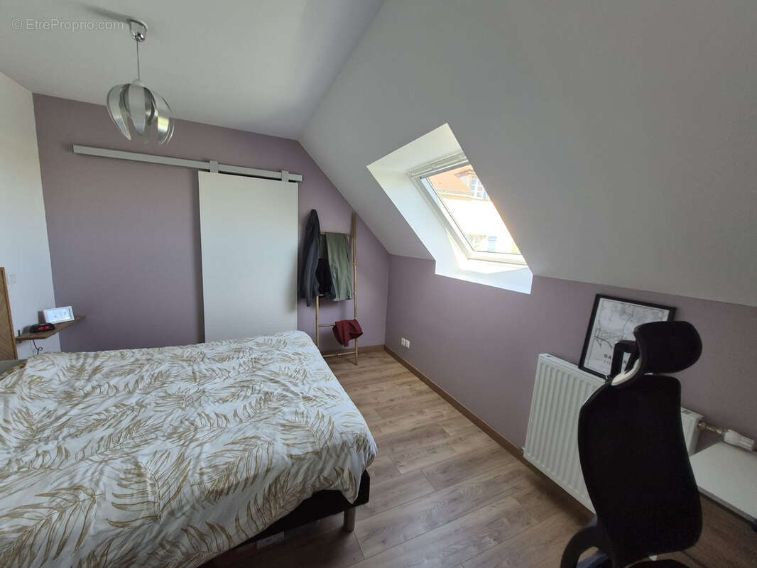 Maison à LA QUEUE-LES-YVELINES