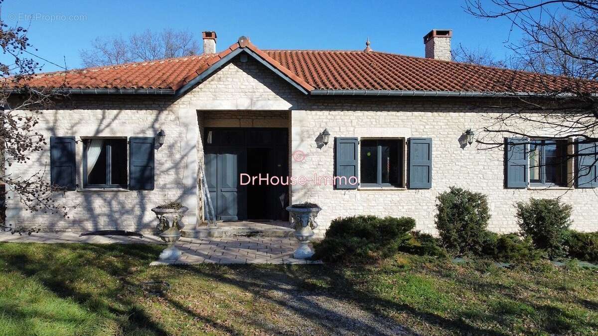 Maison à MARNAVES