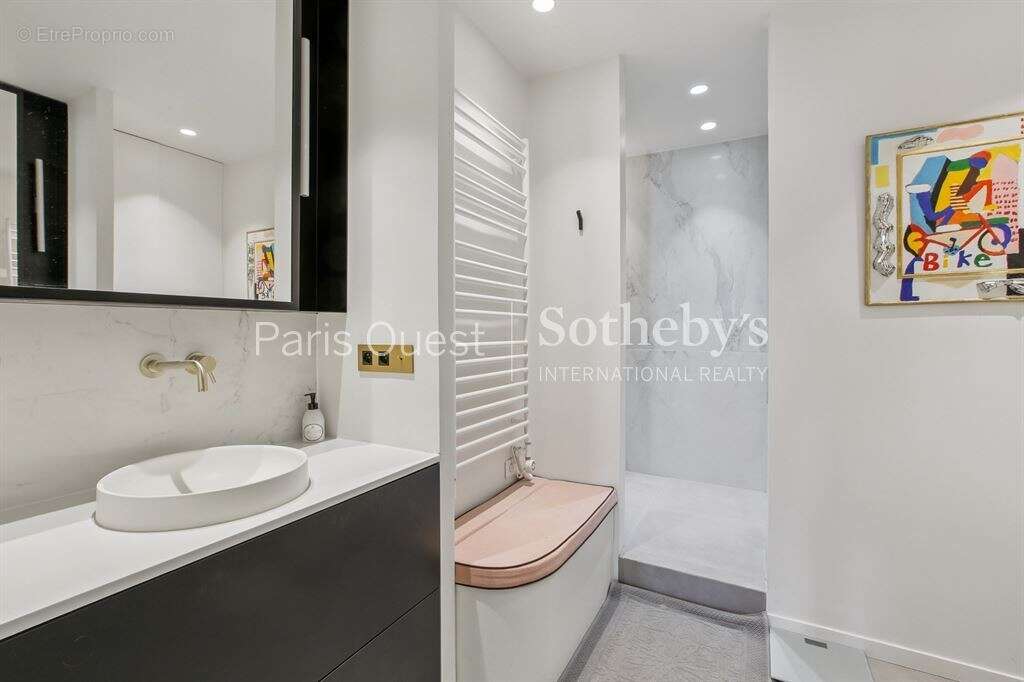 Appartement à NEUILLY-SUR-SEINE