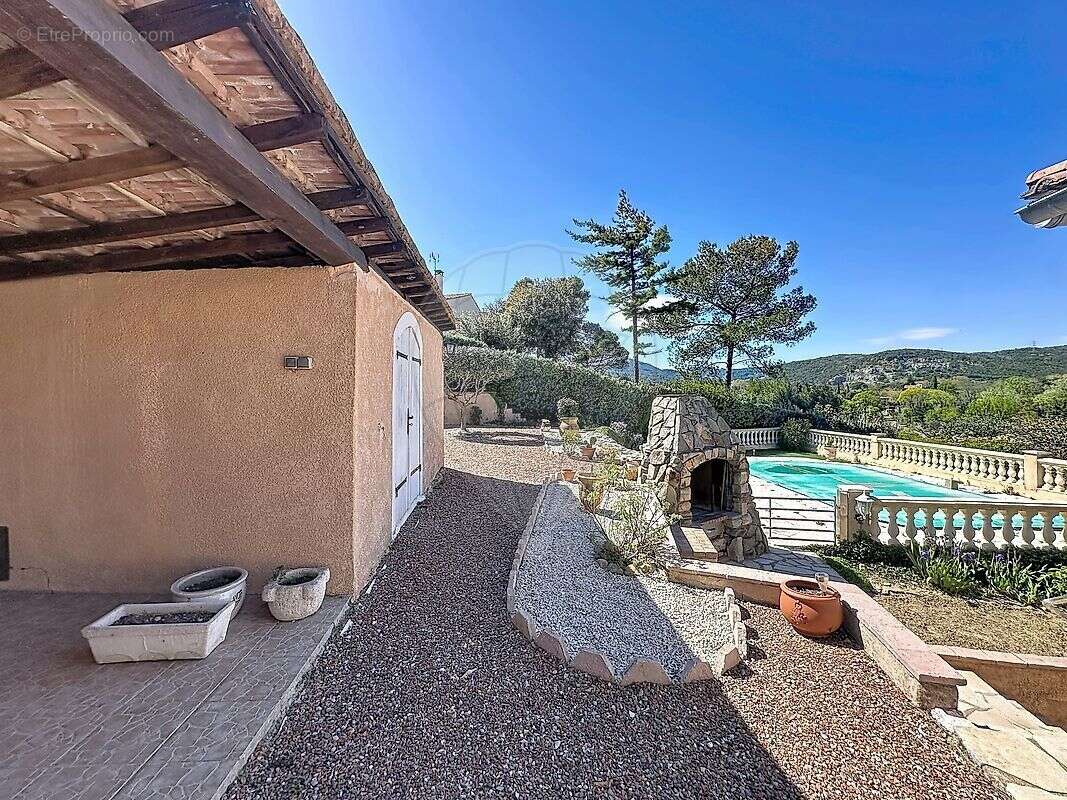 Maison à BOISSET-ET-GAUJAC