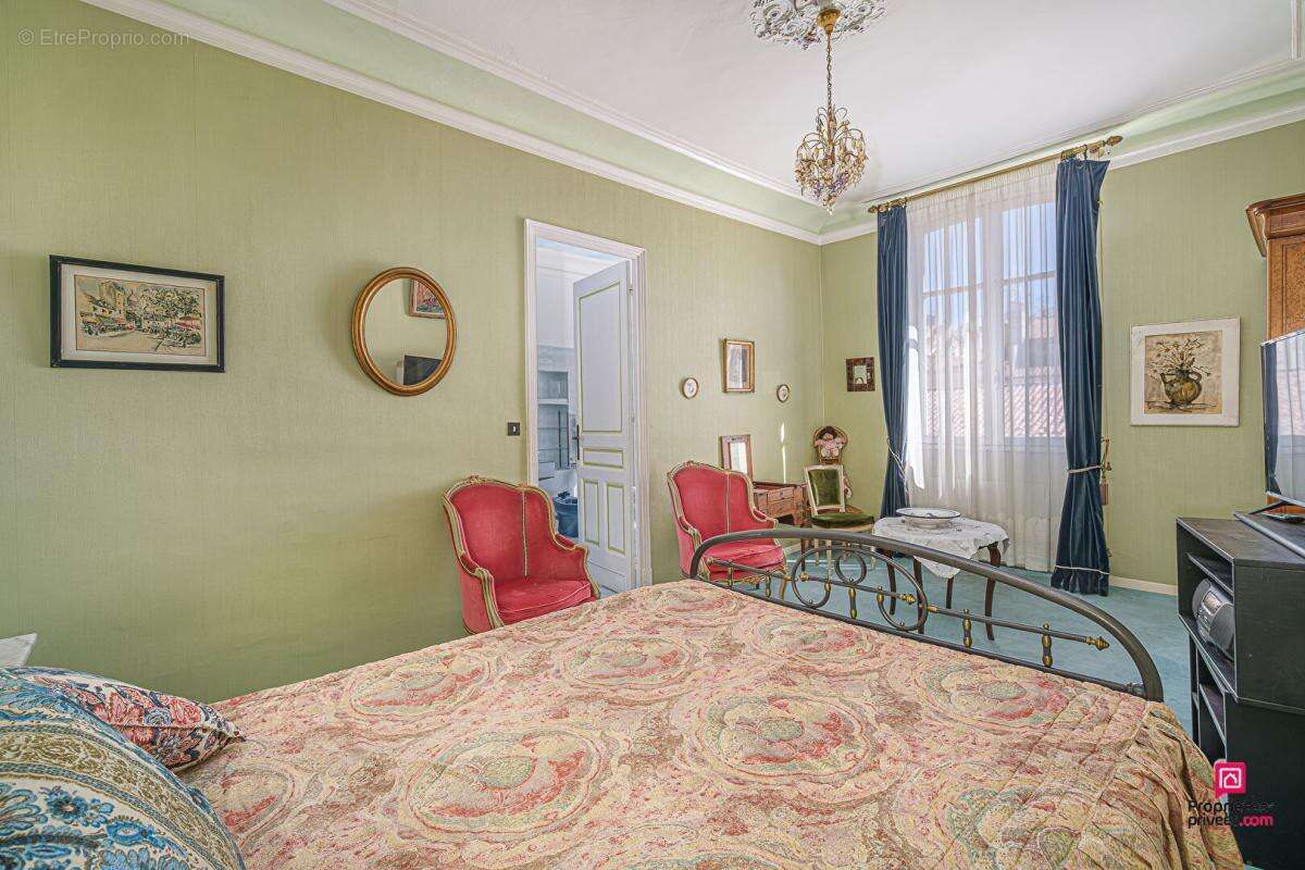 Appartement à MARSEILLE-1E