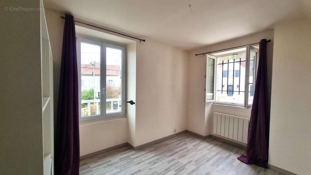 Appartement à PRESLES