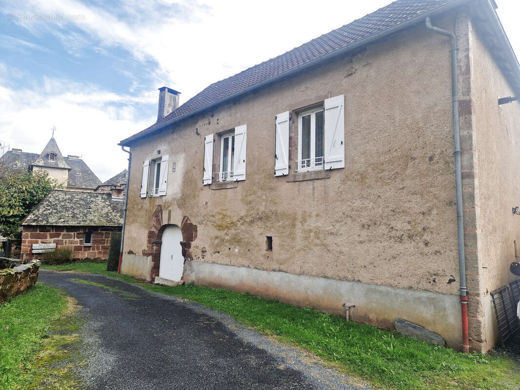 Maison à ALLASSAC