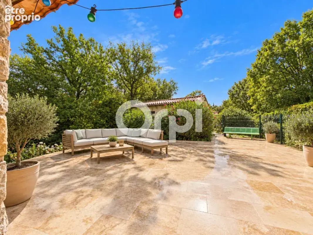 Atypique – 2 610 m² de terrain – espace professionnel - photo 19