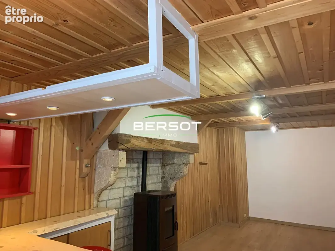 Appartement T2 de 50 m² au calme sur cour en plein centre-ville de Pontarlier avec cave - photo 2