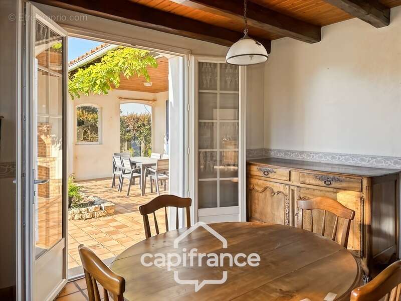 Maison à FONTAINES