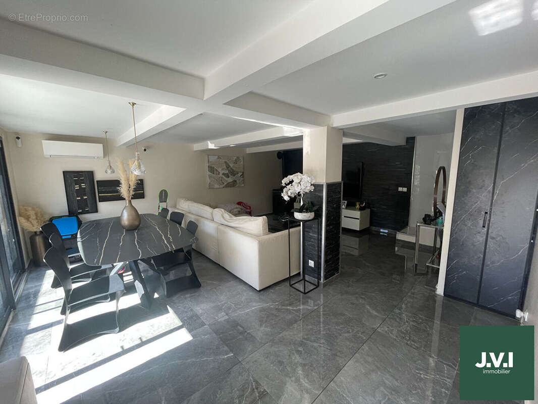 Maison à MONTMORENCY