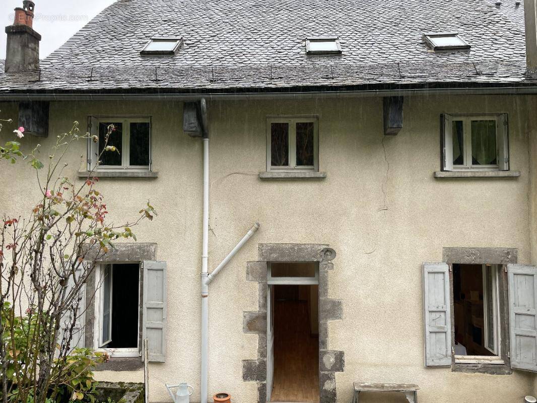 Appartement à SAINT-CERNIN