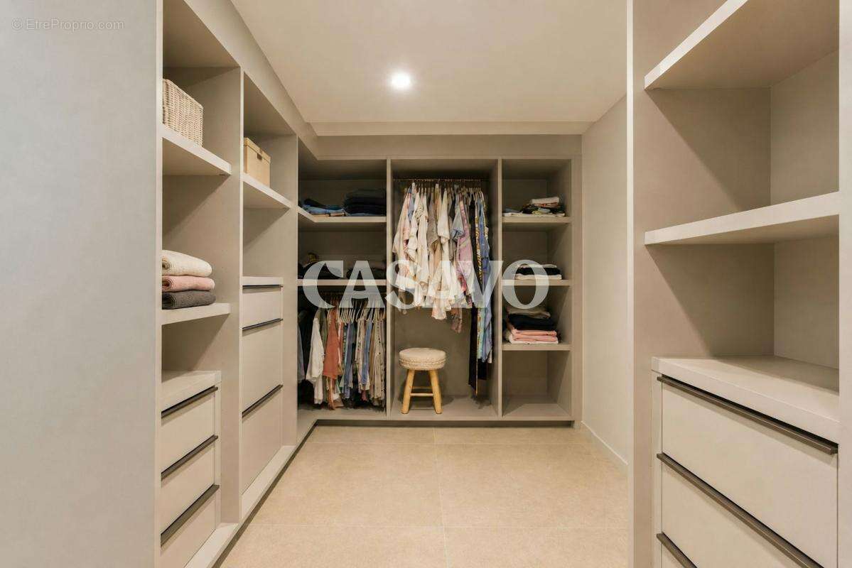 Vente Maison 5 pièces de 180m² - 13760 Saint-Cannat - photo 12