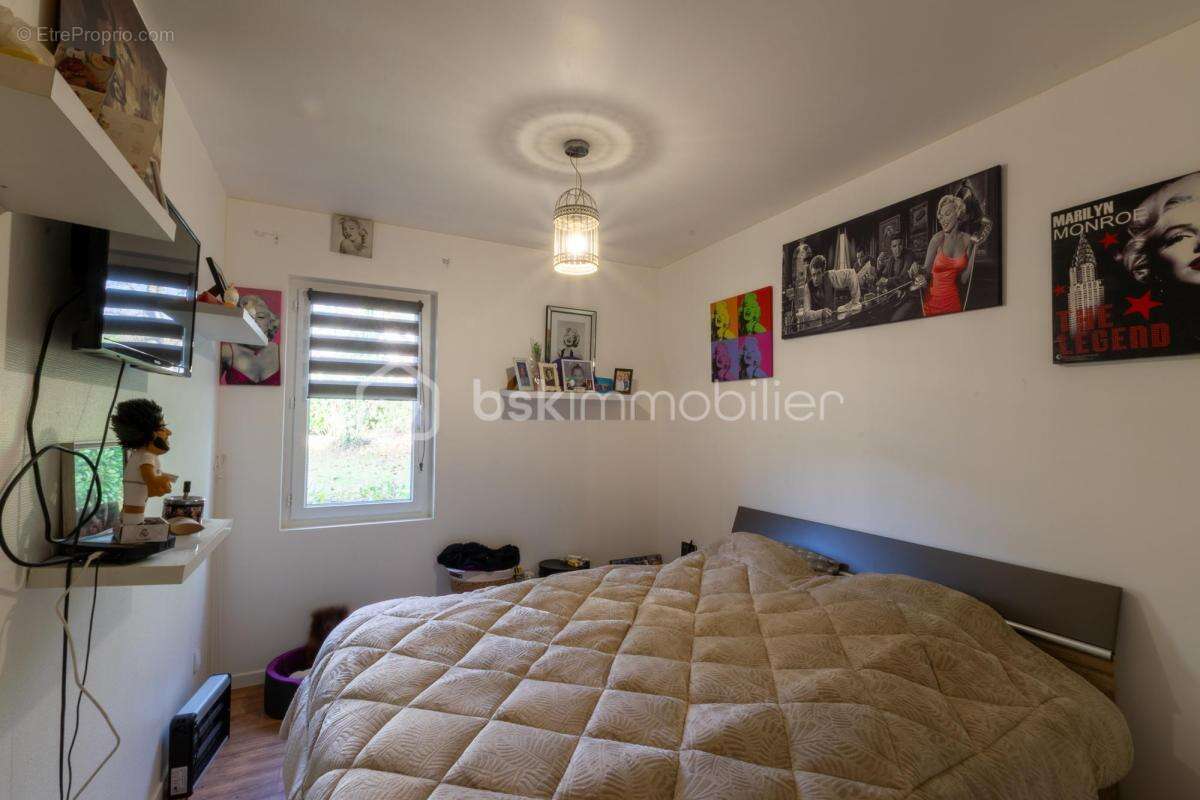 Maison à LES BORDES