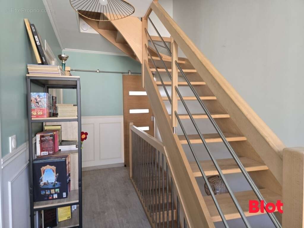Maison 112 m² à Fougeres  - photo 7