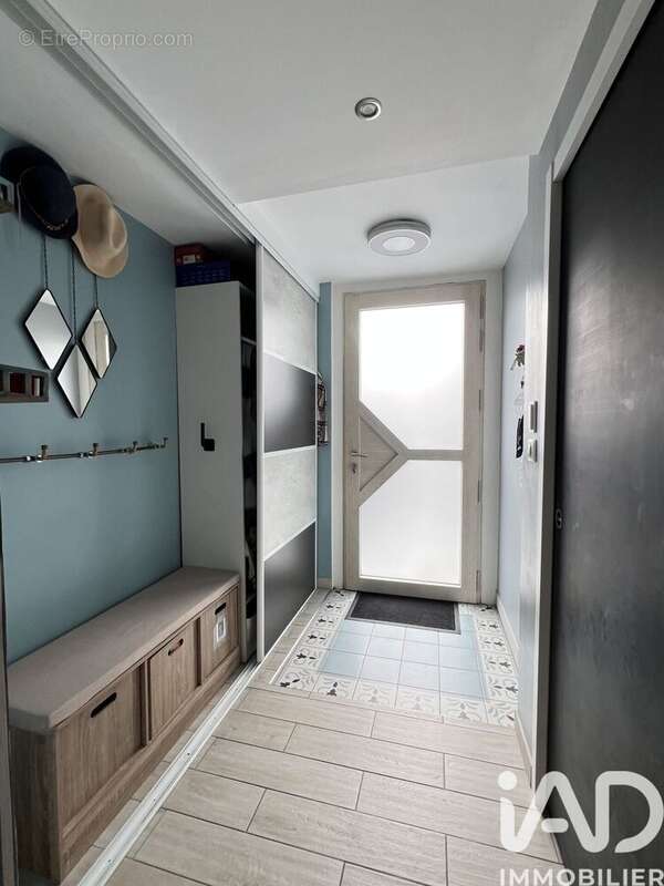 Photo 2 - Maison à SAINT-ROGATIEN