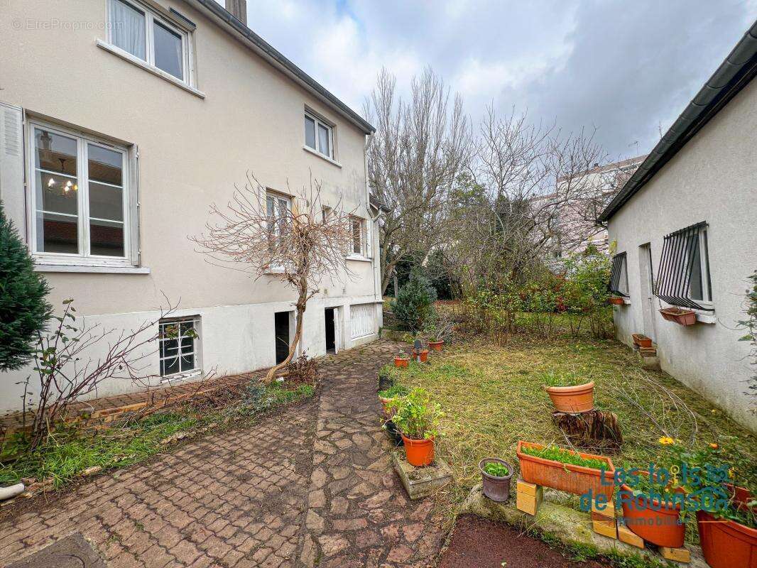 Maison à LE PLESSIS-ROBINSON