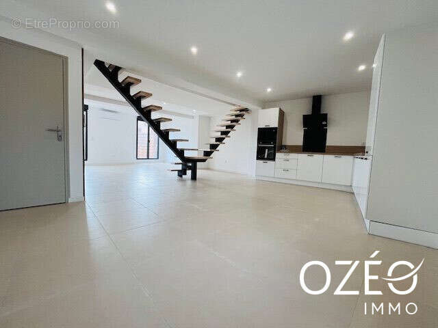 Maison à PEZILLA-LA-RIVIERE