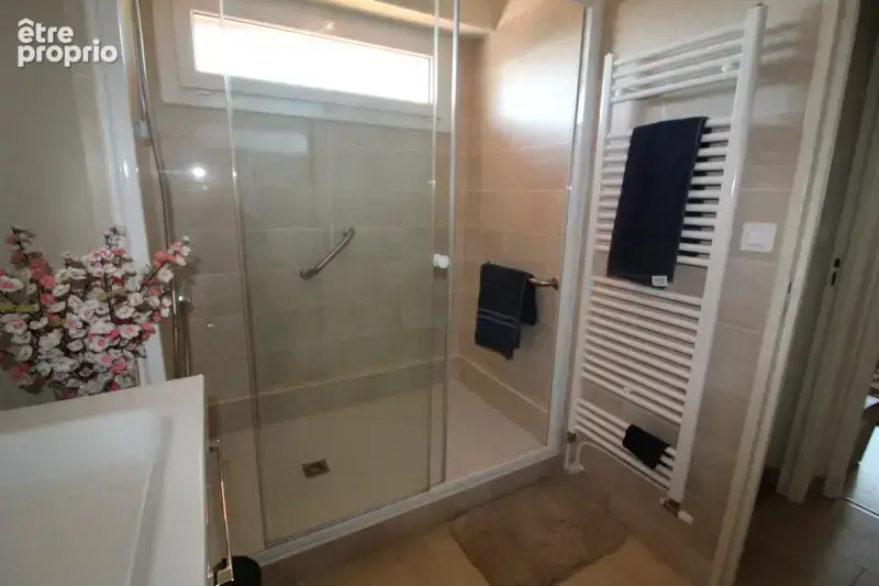Appartement avec ASCENCEUR à vendre avec 3 CHAMBRES et 5 pièces LA ROCHE SUR YON (85) - photo 9