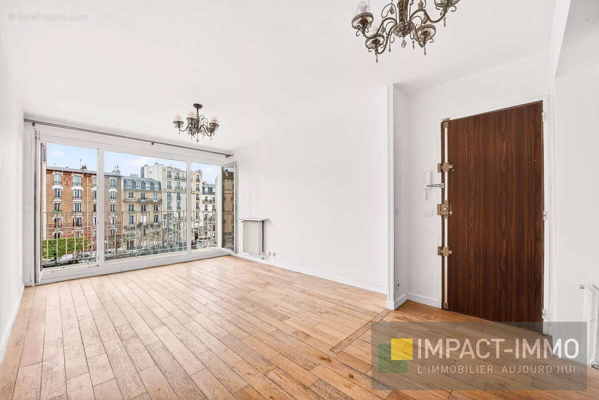 Appartement à COURBEVOIE