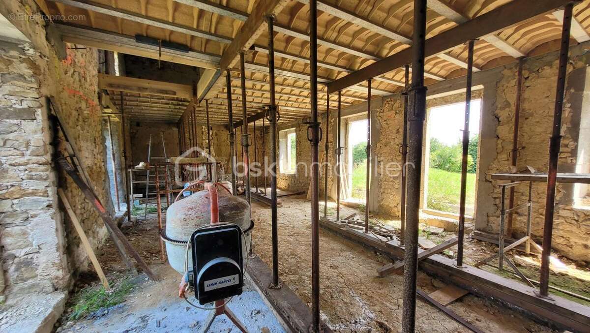 Maison en pierre à rénover - photo 6