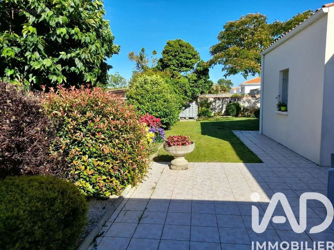 Maison 149 m² à Sainte-Soulle  - photo 5