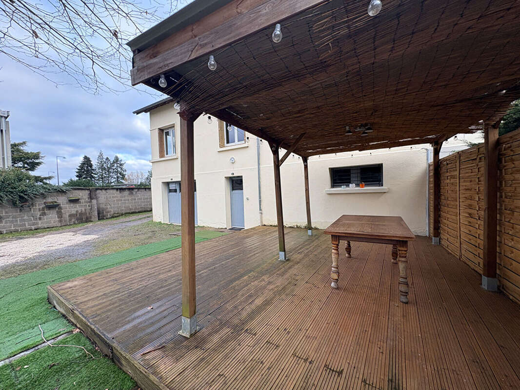 Maison à YZEURE