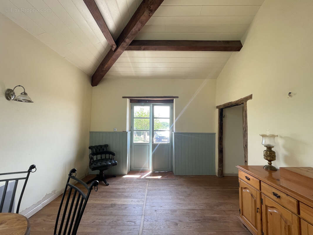 Maison Restaurée avec Goût, Gîte Indépendant, Piscine et Vue sur les Montagnes - photo 27