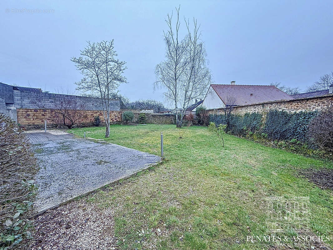 Maison à ANGERVILLIERS