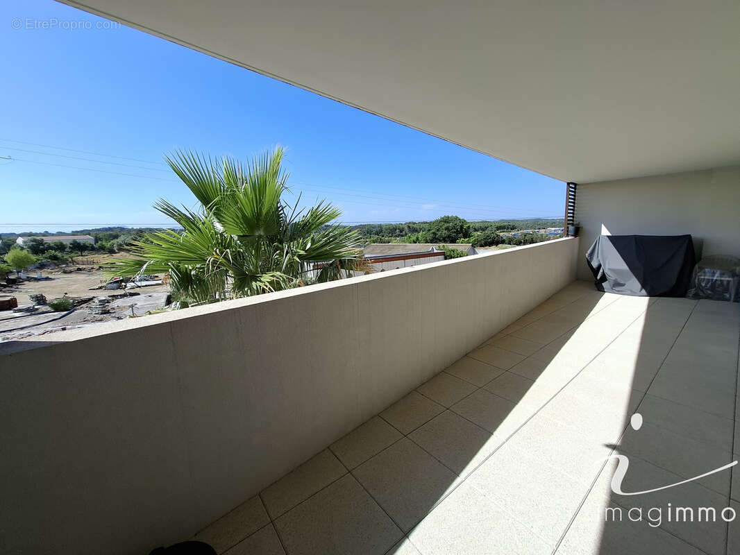 Bel appartement récent de type 3 avec grande terrasse et 2 stationnements ! - photo 9