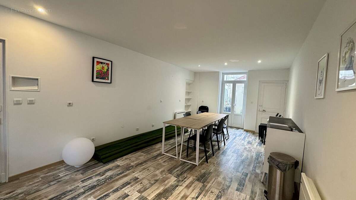 Local commercial 31m2 avec salle d'eau - photo 2