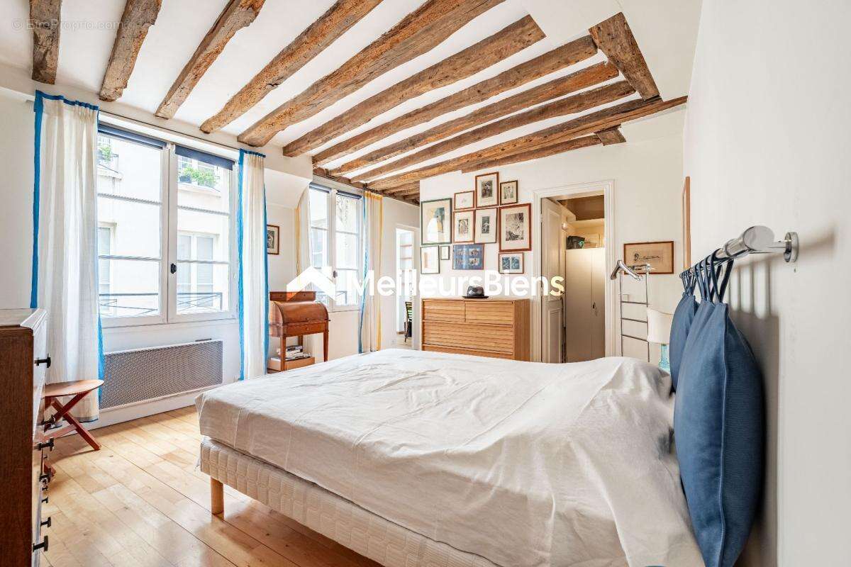 Appartement à PARIS-4E