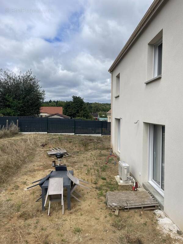 Maison à MONTFORT-LE-GESNOIS