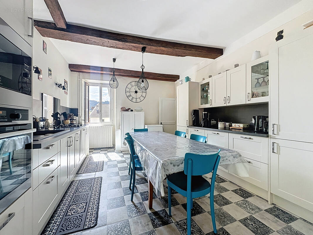 Maison à SAINT-GEOIRE-EN-VALDAINE