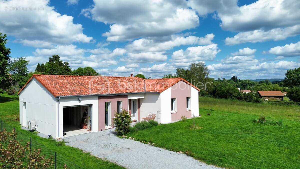 Maison à SAINT-BONNET-BRIANCE