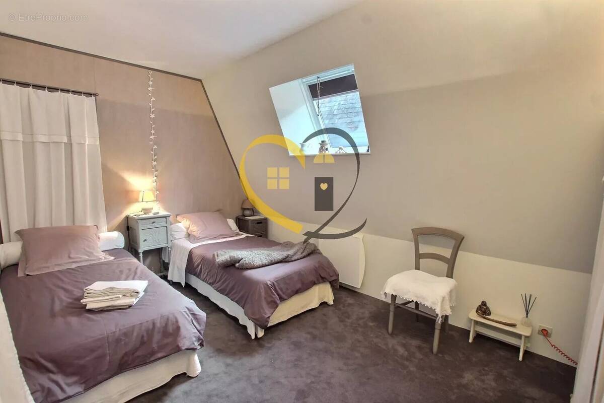 Maison à LA CHAPELLE-D&#039;ANGILLON