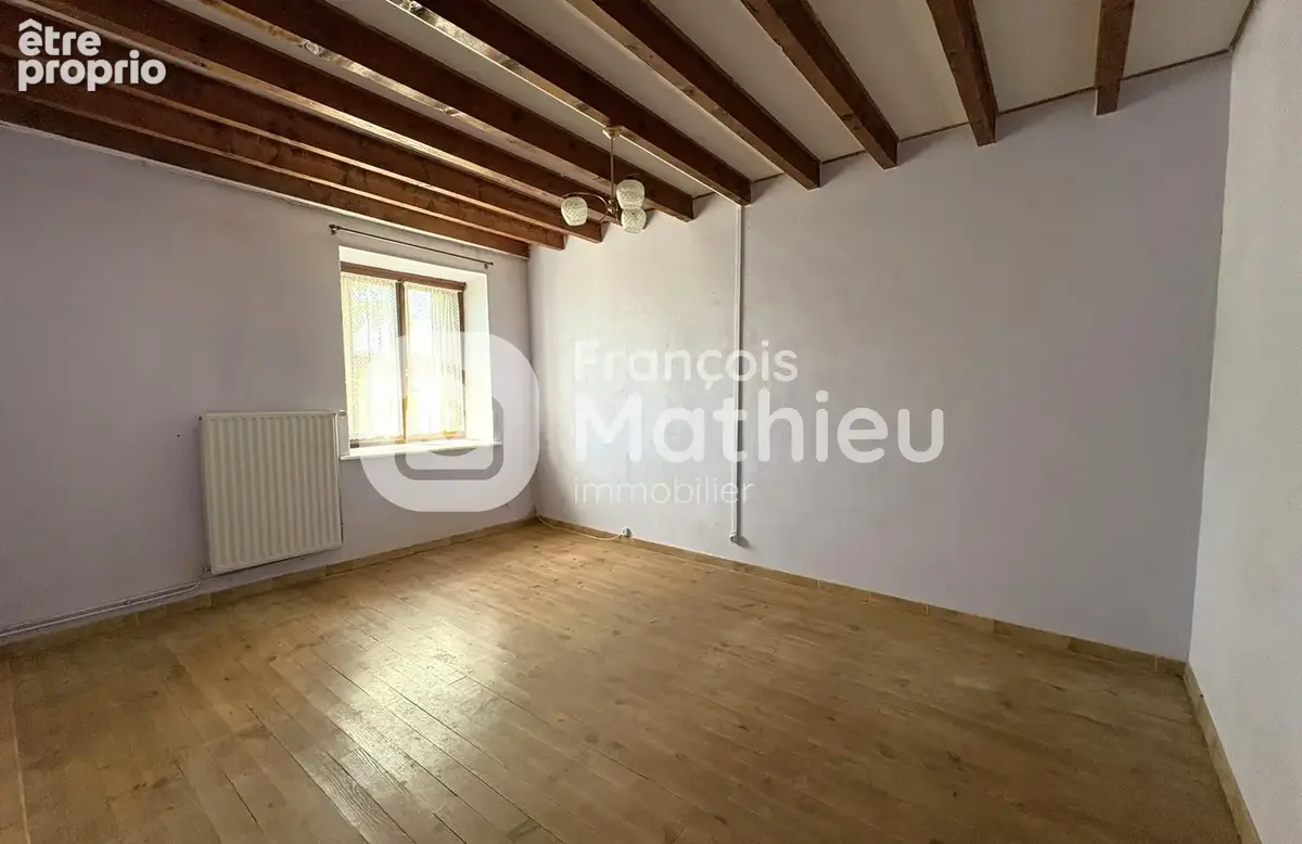Châtillon-sur-Chalaronne - Maison avec dépendances à rénover sur 1 379 m2 de terrain - photo 7