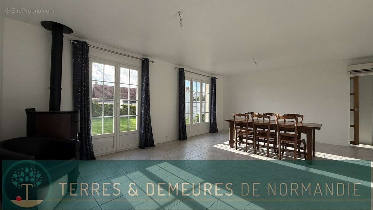 Maison à SAINT-MARTIN-EN-CAMPAGNE