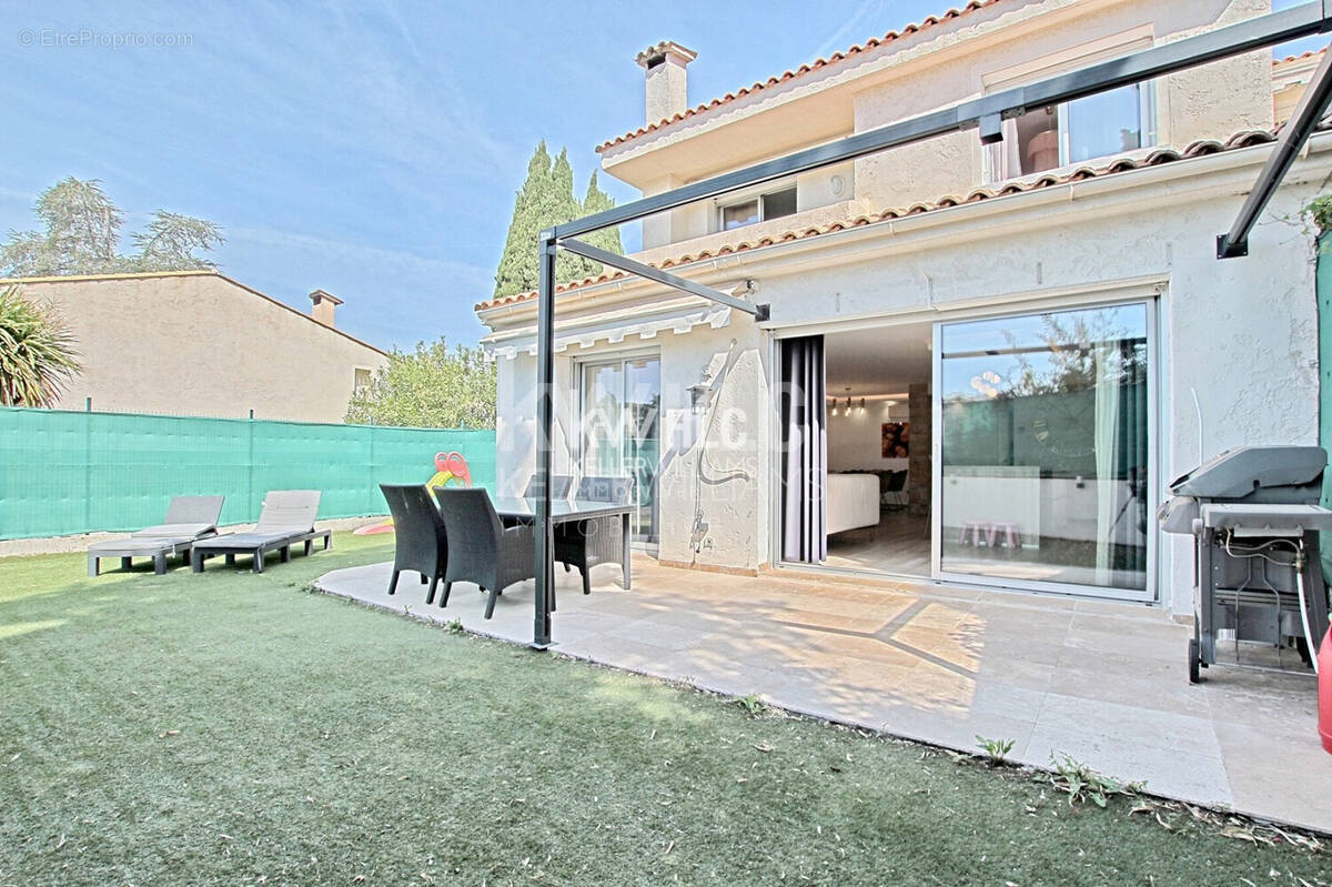 Maison à LE CANNET