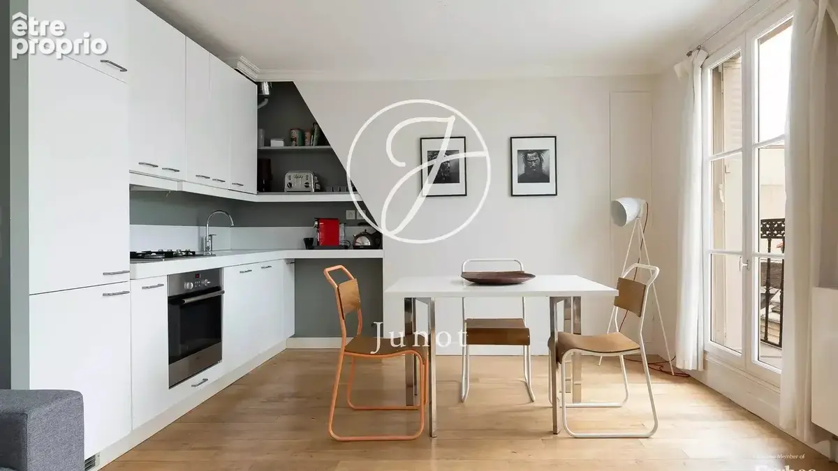 Paris 3e - TEMPLE / SAINT-MERRI - Appartement - 2 pièces - 51,15m² Carrez - 1 chambre - Balcon 4,75m² - Vue dégagée - photo 8
