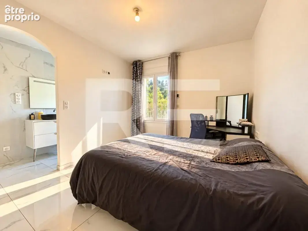 Maison 245 m² avec piscine – 7 chambres – Grand garage de 115 m² - photo 7