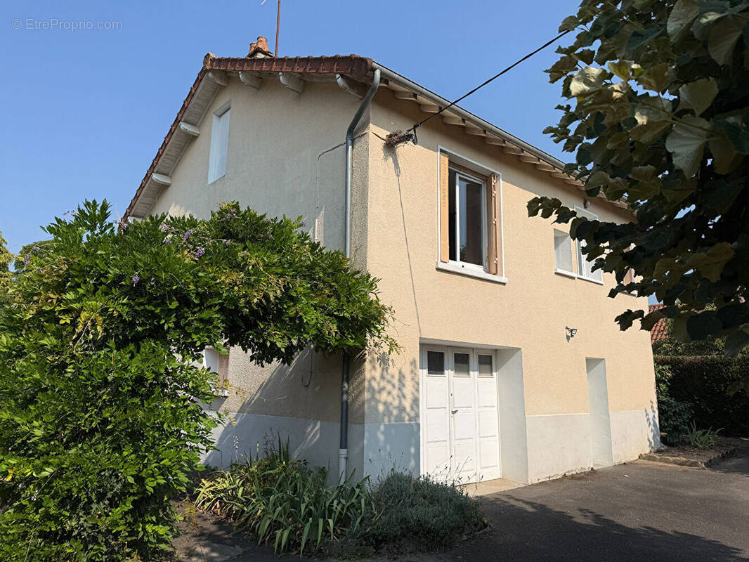 Maison à COUZEIX