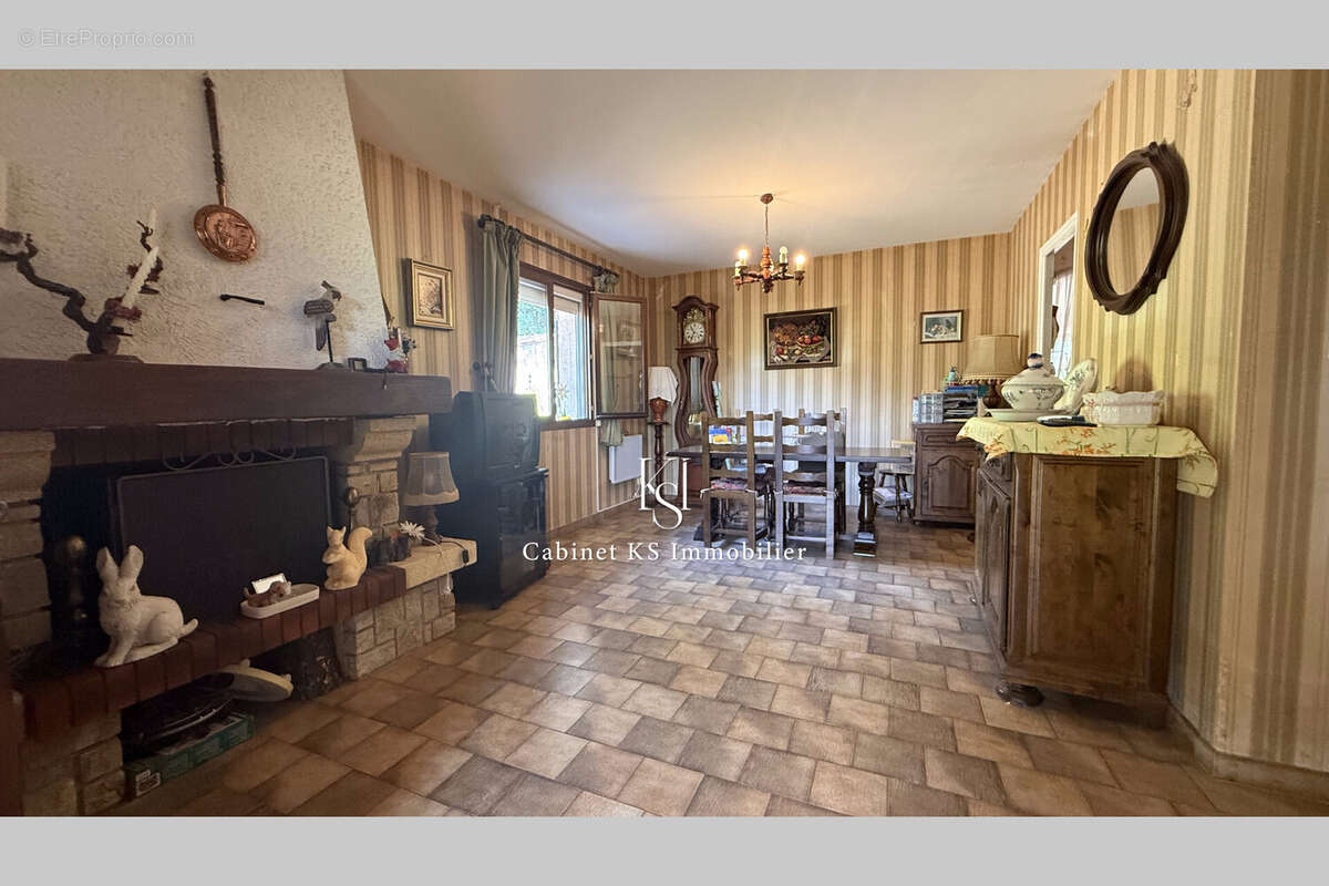 Maison 84 m² à Saint-Maximin-La-Sainte-Baume  - photo 8