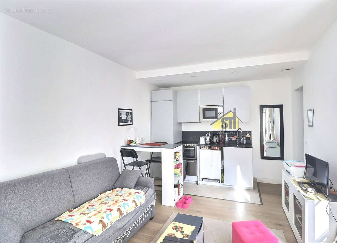 Appartement à PARIS-14E