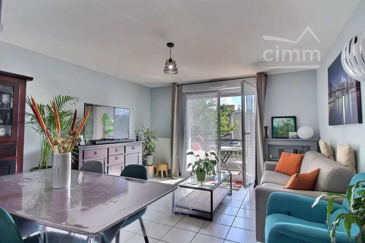 Appartement à SAINT-CYR-SUR-LOIRE