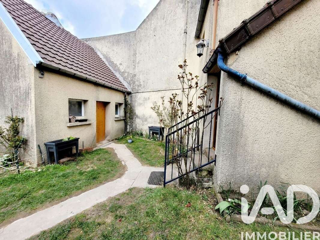 Photo 2 - Maison à COURGIVAUX