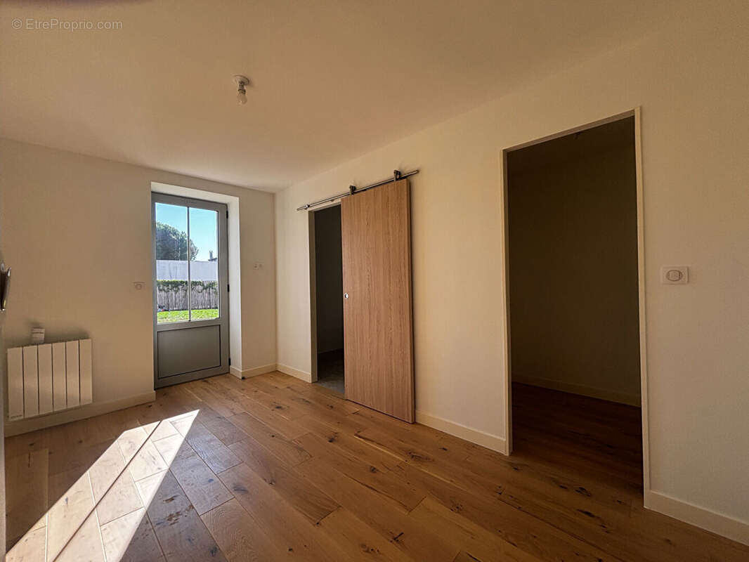 Maison à SAINT-LAURENT-DE-LA-PREE