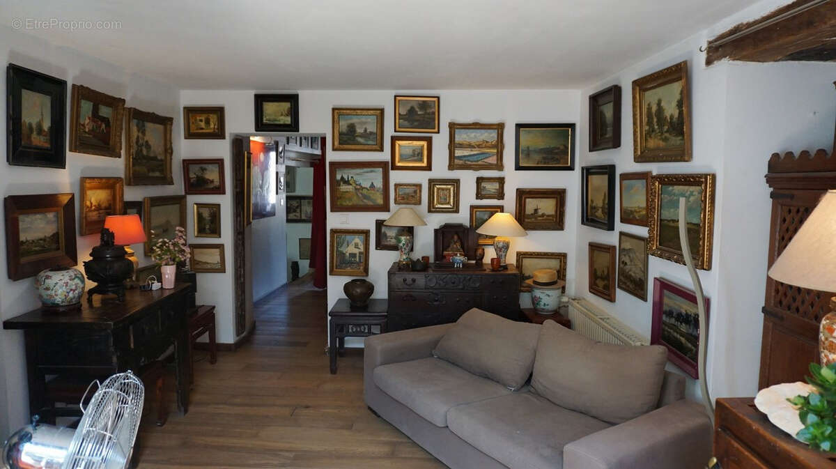 Maison à CASTELNAU-MONTRATIER