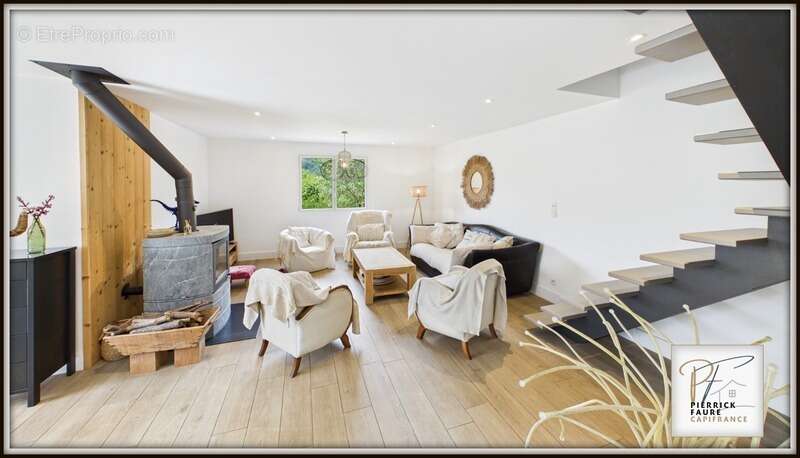 Briançon – Élégante maison familiale de 171.8m², jardin et garage - photo 13