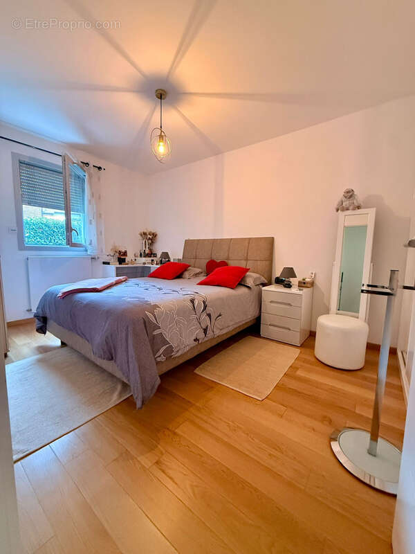 Appartement à VETRAZ-MONTHOUX