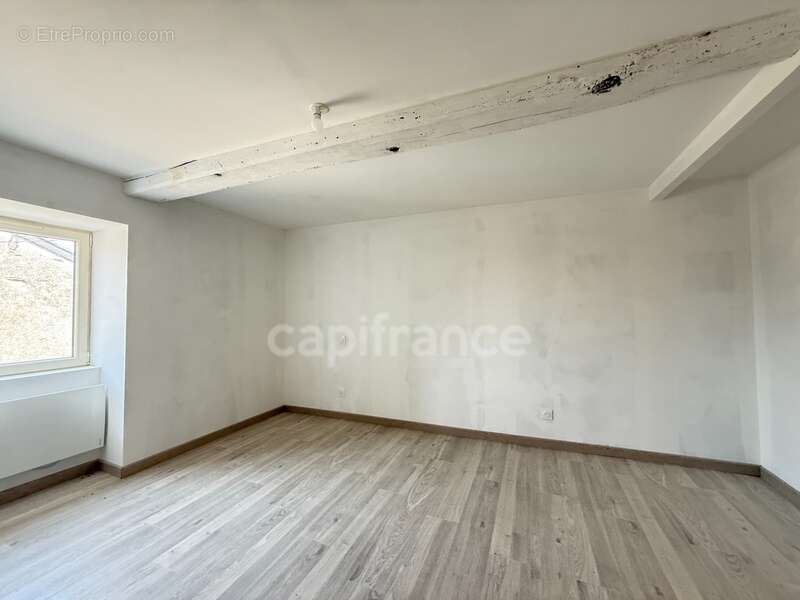 Le charme de l’ancien, le confort du moderne – Maison rénovée de 124 m² à Saint-Maurice-de-Satonnay - photo 8
