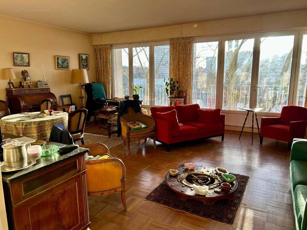 Appartement à PARIS-16E