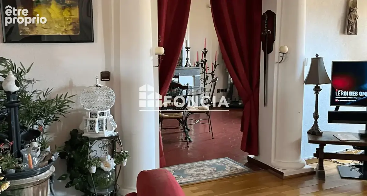 Alès Coeur de Ville - Duplex de caractère avec terrasse, au 3ème étage d'un immeuble ancien - photo 2
