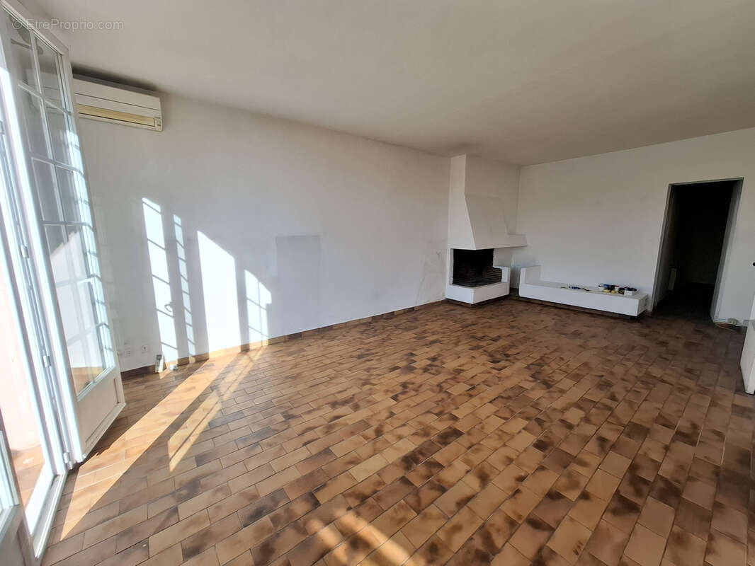 Appartement à SAINT-CYR-SUR-MER